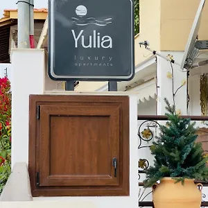yulia-luxury-apartment.hotelschalkidiki.net/